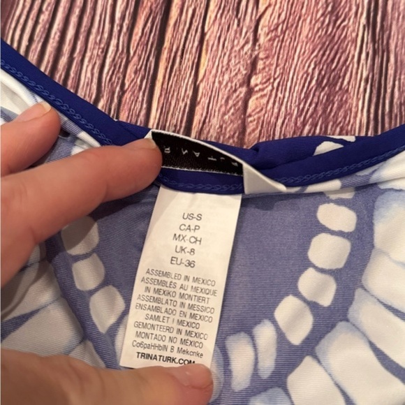 Trina Turk Women's  V-Neck Algiers‎ Flowy Tunic Top Size Small Bo… - Picture 7 of 8